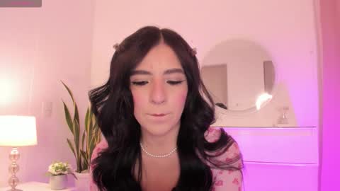 Snapshot of amberlowell chatting on October 15, 2025, 10:43 pm Amber online show from October 15, 2025, 10:43 pm