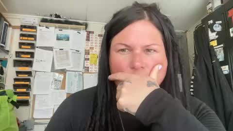 ambermoss7 online show from April 23, 2026, 5:59 pm