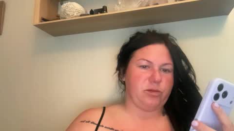 ambermoss7 online show from May 6, 2026, 2:33 pm
