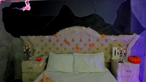 Amber Grey online show from October 13, 2025, 5:57 pm