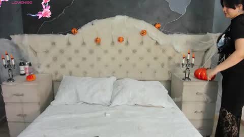 Amber Grey online show from October 18, 2025, 12:39 pm