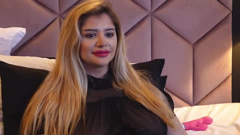 Snapshot of amberseyes chatting on February 13, 2025, 12:32 pm Amberseyes online show from February 13, 2025, 12:32 pm