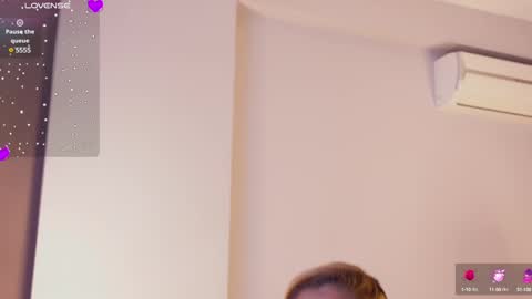 Snapshot of amberseyes chatting on March 1, 2025, 3:27 pm Amberseyes online show from March 1, 2025, 3:27 pm