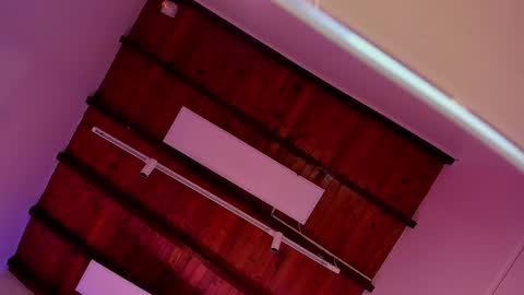 Amber online show from November 16, 2025, 4:07 am