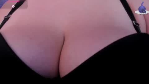 Snapshot of amberthomsonn chatting on August 5, 2026, 4:04 am Amber online show from August 5, 2026, 4:04 am