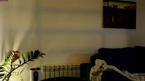 Snapshot of ambientmoon chatting on July 23, 2026, 6:50 pm Moon inst 4mbientmoon online show from July 23, 2026, 6:50 pm