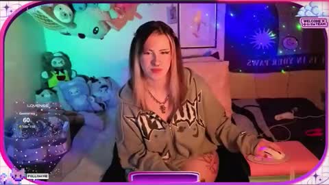 Snapshot of ambrosiakitty chatting on May 14, 2026, 7:15 am Ambrosia online show from May 14, 2026, 7:15 am