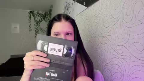 Snapshot of ameeludkowski chatting on November 23, 2025, 10:04 am Alica online show from November 23, 2025, 10:04 am