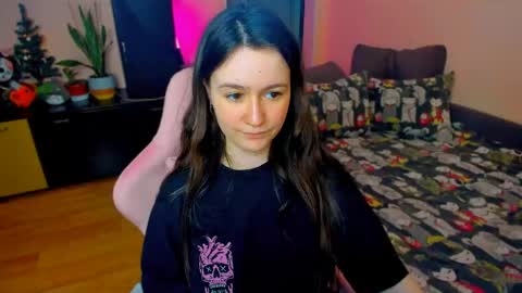 Snapshot of ameli_moon chatting on April 14, 2026, 3:07 pm Eileen online show from April 14, 2026, 3:07 pm