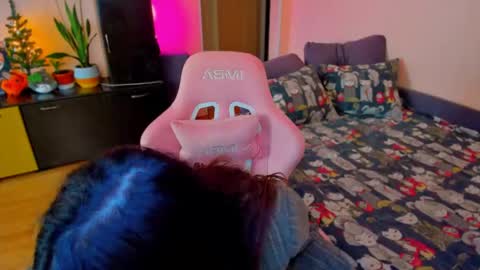 Snapshot of ameli_moon chatting on April 15, 2026, 1:18 pm Eileen online show from April 15, 2026, 1:18 pm