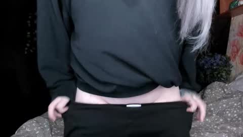 Snapshot of amelia__miller chatting on November 8, 2025, 8:18 pm Amelia online show from November 8, 2025, 8:18 pm