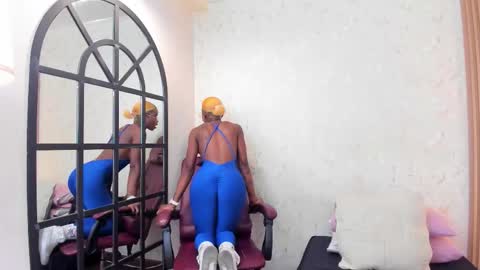 Amelia Adams online show from October 24, 2025, 4:25 pm