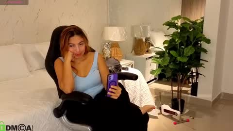 Snapshot of amelia_chillvibes chatting on October 5, 2025, 11:52 am AMELIA online show from October 5, 2025, 11:52 am