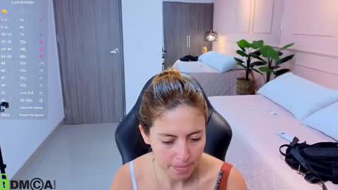 Snapshot of amelia_chillvibes chatting on November 19, 2025, 11:43 am AMELIA online show from November 19, 2025, 11:43 am