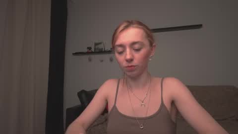 Snapshot of ameliamber0 chatting on February 24, 2025, 4:15 pm Amelia online show from February 24, 2025, 4:15 pm