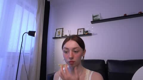 Snapshot of ameliamber0 chatting on May 3, 2026, 2:45 pm Amelia online show from May 3, 2026, 2:45 pm