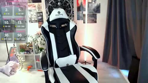 Snapshot of ameliameadd chatting on November 30, 2025, 8:07 am Amelia online show from November 30, 2025, 8:07 am