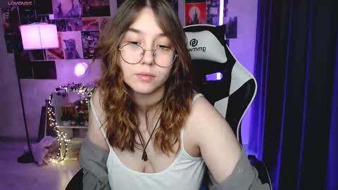 Snapshot of ameliameadd chatting on December 15, 2025, 9:02 am Amelia online show from December 15, 2025, 9:02 am