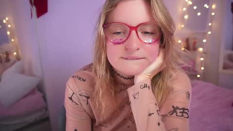 Snapshot of ameliasweety69 chatting on March 1, 2025, 4:44 pm Amelia online show from March 1, 2025, 4:44 pm