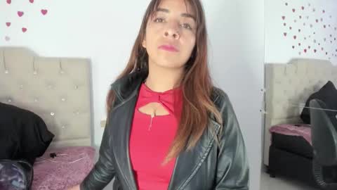 Snapshot of amelie01bronw chatting on May 4, 2026, 2:35 pm amelie brown online show from May 4, 2026, 2:35 pm
