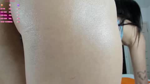 Snapshot of amelie_25 chatting on November 8, 2025, 11:25 pm amelie_25 online show from November 8, 2025, 11:25 pm