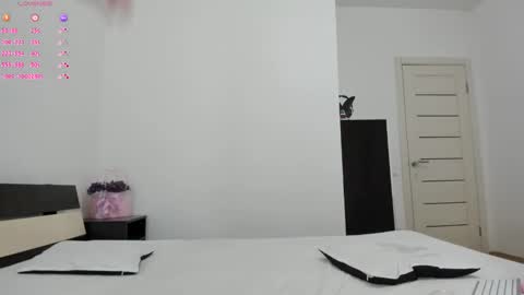 Snapshot of amelie_25 chatting on December 3, 2025, 12:29 am amelie_25 online show from December 3, 2025, 12:29 am