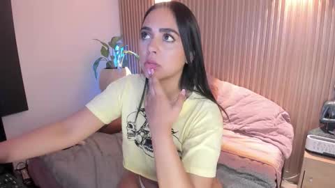 Snapshot of amelie_x chatting on November 7, 2025, 3:01 pm Amelie online show from November 7, 2025, 3:01 pm