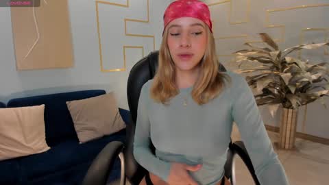 Amelie Graham online show from December 28, 2024, 11:19 am