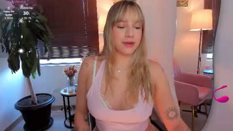 Snapshot of ameliegraham chatting on June 21, 2026, 5:04 pm Amelie Graham online show from June 21, 2026, 5:04 pm