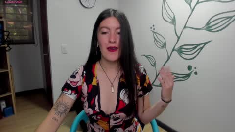 Snapshot of ameliegray chatting on December 13, 2024, 12:28 pm A M E L I E online show from December 13, 2024, 12:28 pm