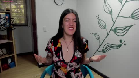 Snapshot of ameliegray chatting on December 13, 2024, 3:54 pm A M E L I E online show from December 13, 2024, 3:54 pm