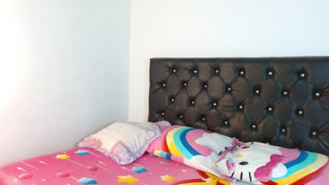Ameliejoness  online show from April 30, 2026, 8:57 pm