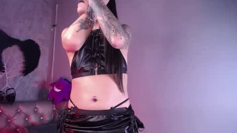 AMELIEROUS .. see you tomorrow  kisses online show from November 14, 2025, 2:21 am