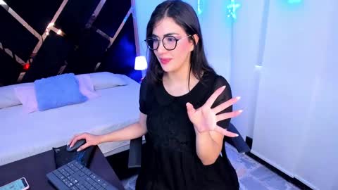 Snapshot of ameliie_saenz chatting on December 30, 2024, 7:53 pm Ameli online show from December 30, 2024, 7:53 pm