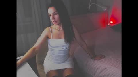 amelinamersi online show from September 12, 2025, 5:46 pm