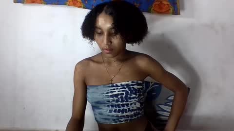 amelisy20005 online show from April 28, 2026, 8:14 pm