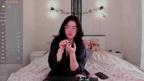Aylin  online show from February 10, 2025, 4:30 am