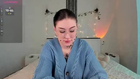 Aylin  online show from February 28, 2025, 4:54 am