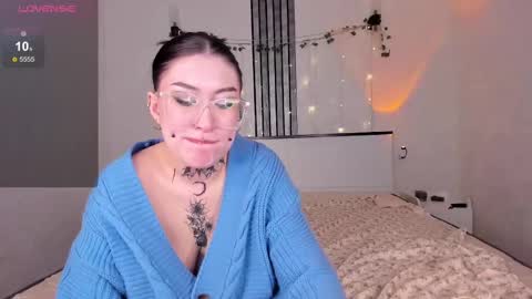Aylin  online show from March 3, 2025, 5:18 pm