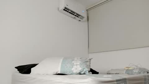 Snapshot of amellove chatting on February 19, 2025, 1:18 am Amelie gadotx ig online show from February 19, 2025, 1:18 am