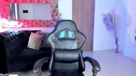          online show from June 21, 2026, 12:41 pm
