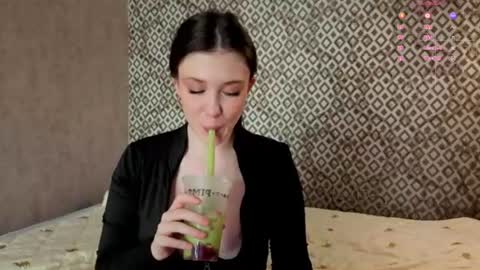 amelyay online show from June 12, 2026, 12:37 pm