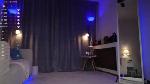 Amy  online show from September 22, 2025, 1:40 am