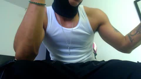 Snapshot of american_challenges chatting on March 12, 2025, 11:01 pm miguel online show from March 12, 2025, 11:01 pm