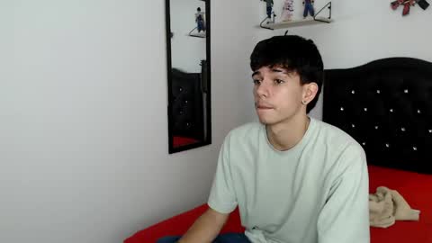 Snapshot of amethystshadow chatting on May 8, 2026, 8:25 pm amethystshadow online show from May 8, 2026, 8:25 pm