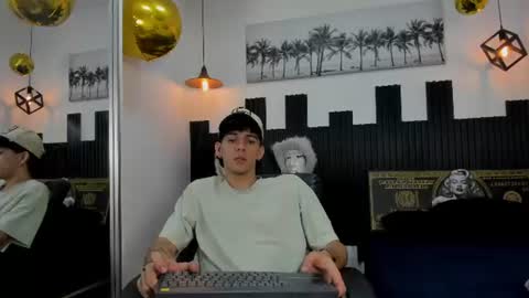 Snapshot of amethystshadow chatting on June 18, 2026, 5:51 am amethystshadow online show from June 18, 2026, 5:51 am