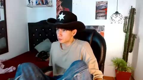 Snapshot of amethystshadow chatting on June 24, 2026, 7:02 pm amethystshadow online show from June 24, 2026, 7:02 pm