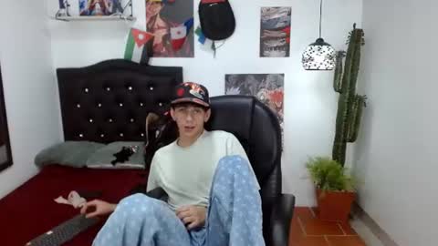 Snapshot of amethystshadow chatting on July 1, 2026, 3:41 am amethystshadow online show from July 1, 2026, 3:41 am