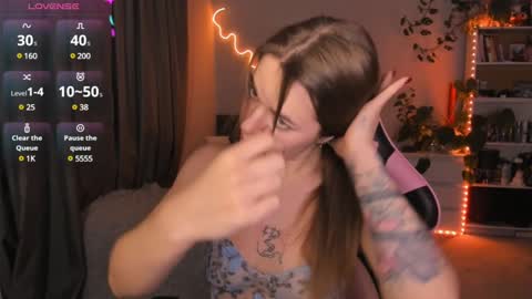 Snapshot of ami_amour_ chatting on December 10, 2024, 4:49 pm Hi-hi I am Kate welcome to my sexy room online show from December 10, 2024, 4:49 pm