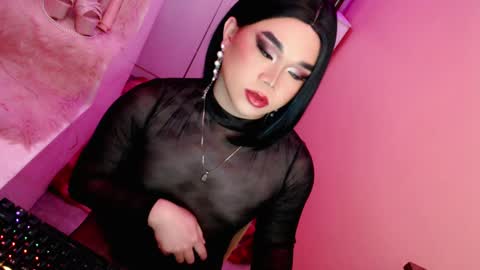 Snapshot of amiadoll chatting on February 6, 2025, 2:15 pm Queen Mireska online show from February 6, 2025, 2:15 pm